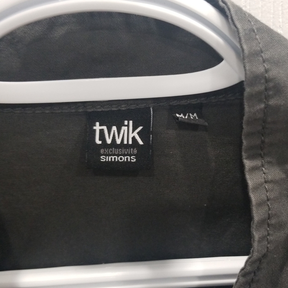 Light Button Up Jacket - Picture 4 of 4